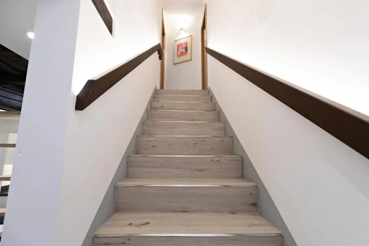 Апартаменты Ciancaleoni Duplex Casa Dell'Artista - Monti Рим