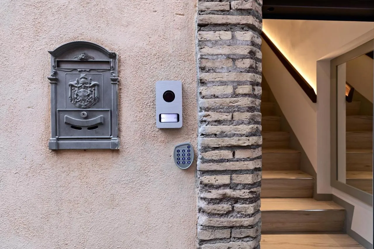 Апартаменты Ciancaleoni Duplex Casa Dell'Artista - Monti Рим
